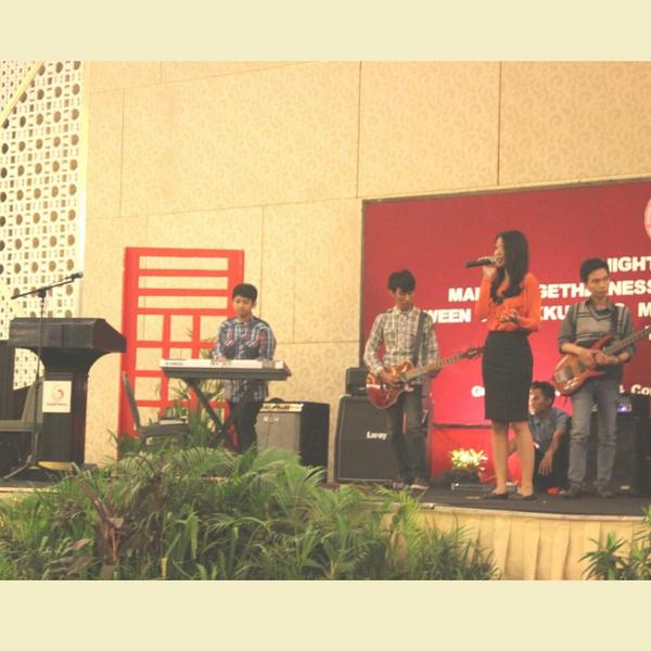 Adeeva_Mks's tweet photo. http://t.co/IKSP9Z5r3m