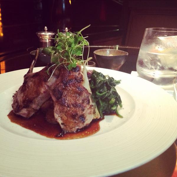 Rossiepiestyle's tweet photo. Late post London #london #europe #hotel http://t.co/T8LdCg618K