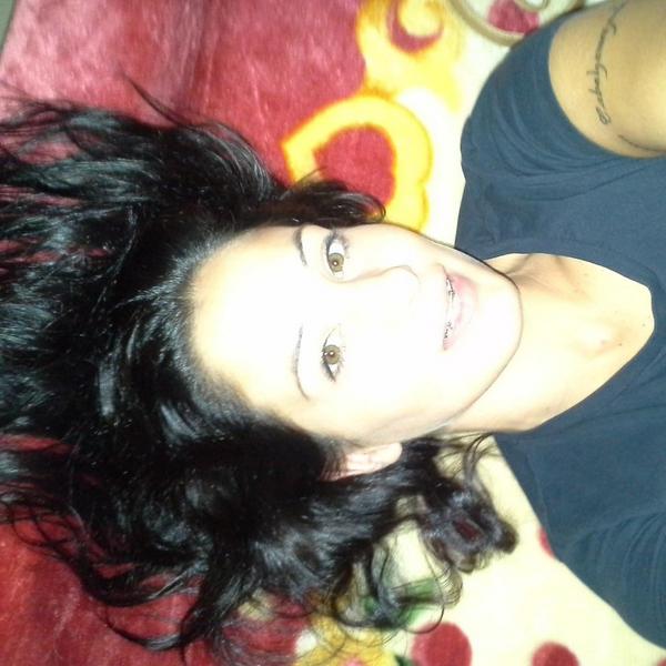 ChariXariniii's tweet photo. Hoy me levantado con pelos de loca y una sonrisaaa!!!😄😄 me voy de playeooo....#Sonrisitadeacero #diadedescanso #BD http://t.co/5hJIbsbzW6