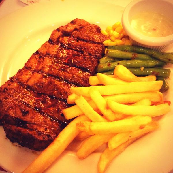 _bethanysmart's tweet photo. Just had a great steak at @steakholycow (can I have my free tiramisu now please) http://t.co/kkYVdMEjnI