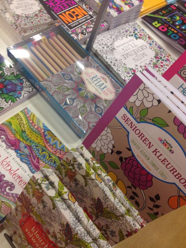 De nieuwe trend! #kleurboeken <a href="/brunabergeijk/">Bruna Bergeijk</a>. Veel kleurplezier