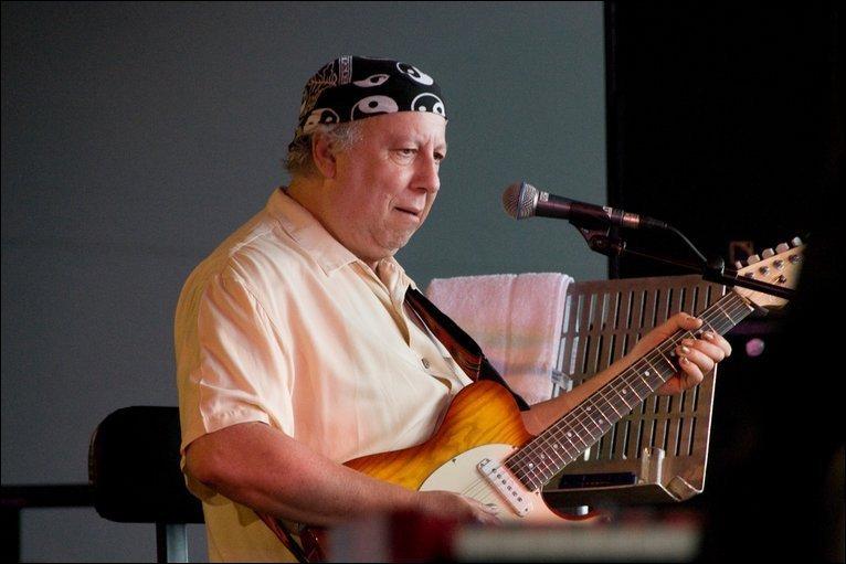 Happy 68th Birthday, Peter Green. 