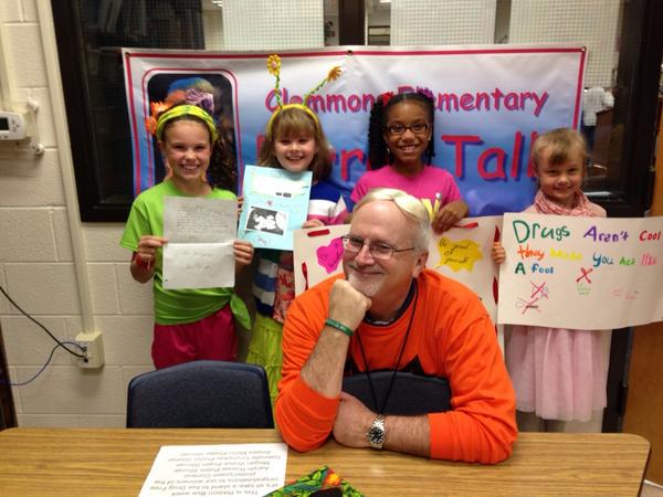 ClemmonsES's tweet photo. Red Ribbon Week poem/poster winners get photobombed by Mr. V as part of Drugs are wacky, dress tacky! Day. http://t.co/4N5CATWF6j