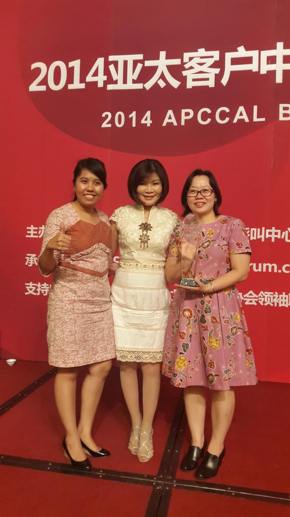 wanisabu's tweet photo. Halo BCA raih penghargaan APCCAL @ Beijing. Utk ke -8 kali. Terima kasih Tuhan dan dukungan para Nasabah. http://t.co/umAmHBmEHm