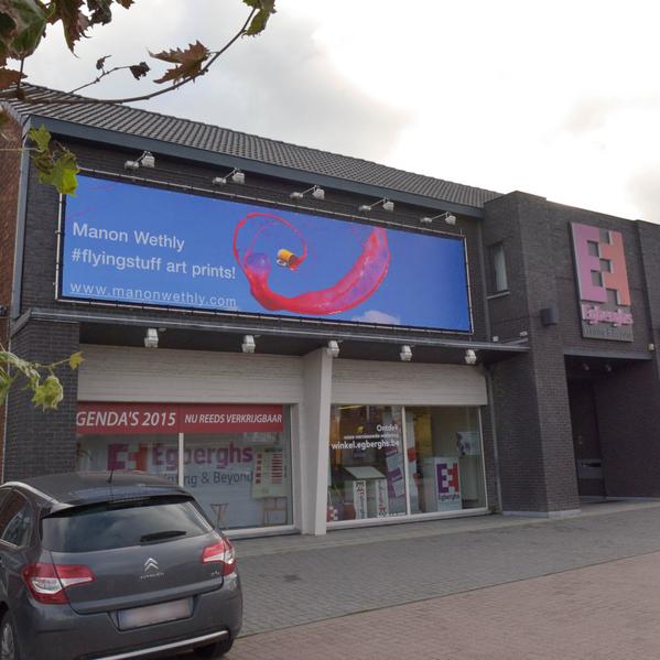 Egberghs's tweet photo. De Hasseltse @manonwethly scheert hoge toppen met haar #flyingstuff fotografie. http://t.co/1EQUDxlcXC http://t.co/CypuXVyJK4