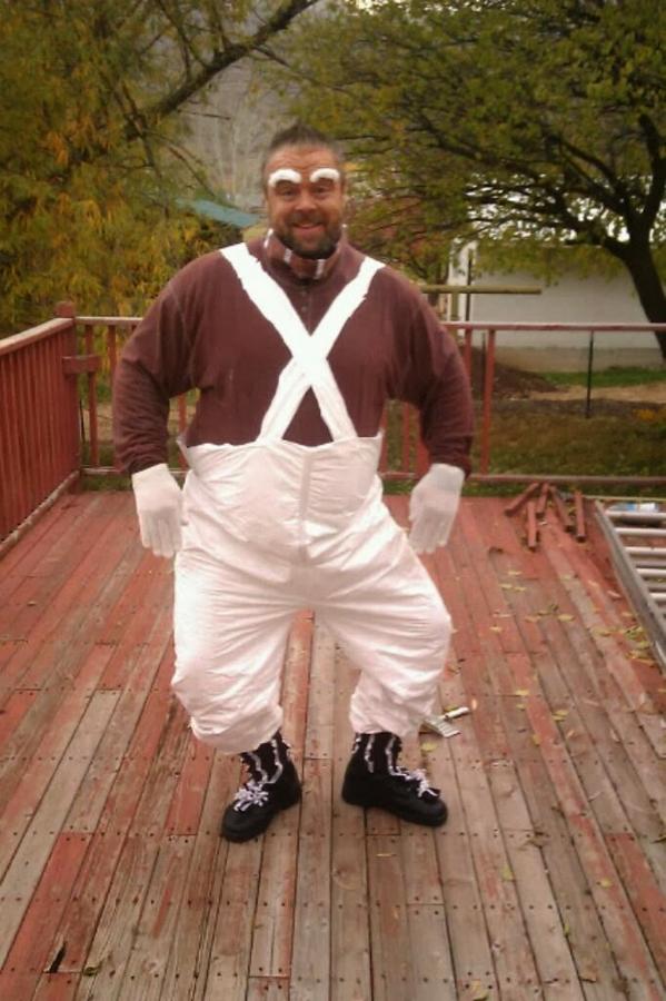 MyWymer's tweet photo. #FallonCostume this is an  umpa lumpa costume i made for my husband. http://t.co/rYKfQnpilk