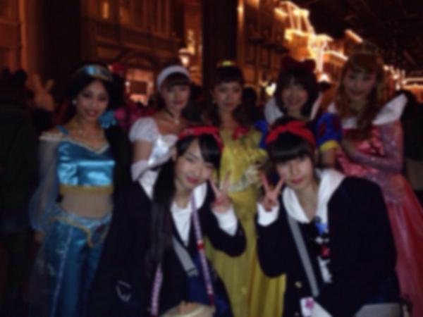 108_miku's tweet photo. ディズニー楽しかった💓
ずっと笑いっぱなしの1日だった😂笑

ワンスの抽選外れちゃったけど
普通に見れてよかった‼︎ http://t.co/ibtKS74Ylh