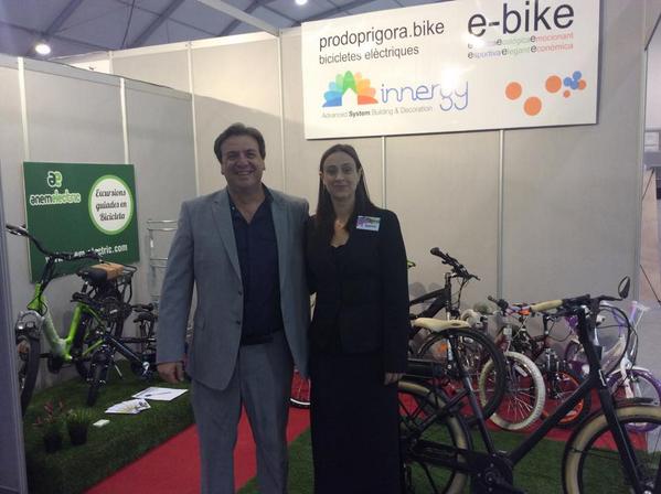 anemelectric's tweet photo. Equip de Decorem i Anem Electric a la Fira d'Andorra 2014 http://t.co/aGqIJHuwoU