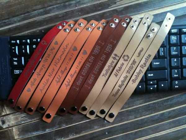 ShopDomon's tweet photo. Ad say 30 ribu mau ?? "@CariProduk: RT @cindyfanira03: CariProduk gelang costum http://t.co/19jKh87qLJ"