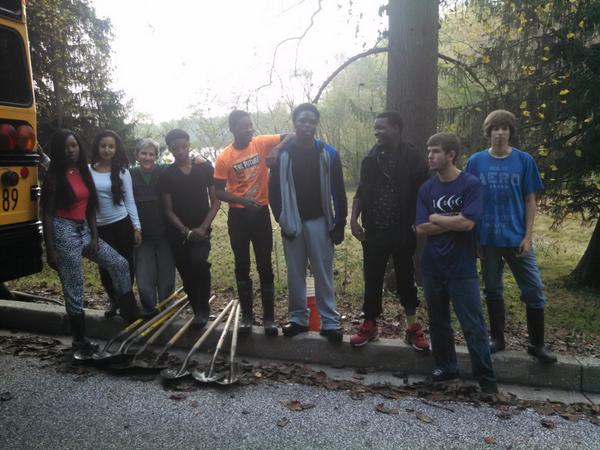 MsJMadrid's tweet image. Feeling accomplished, students from The Rosedale Center wrap up a day of tree planting.  #extendlearning @BaltCoPS
