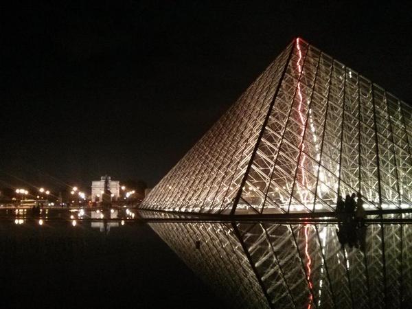 CityGuideVIP's tweet photo. Night training / Paris by night tour / Sporty CityGuideVIP #sweaty #running #nikeplus #nikeplusrunning http://t.co/1GV3DDWfDf
