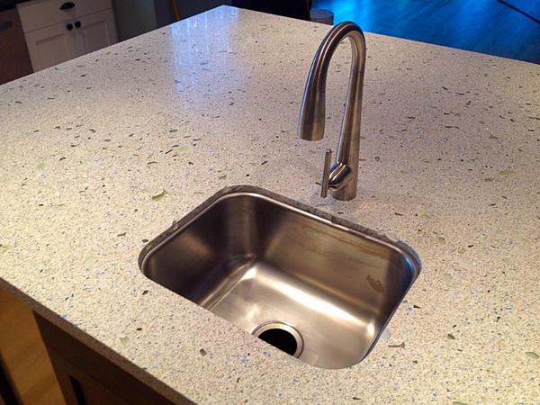 VATRZO's tweet photo. CHECK THIS OUT... A Terrazzo Counter with LUMINOUS Possibilities!! #NightLight #Terrazzo #CustomCounter http://t.co/iFmguYSu71