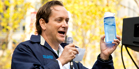 RagainLJ's tweet image. Great commentary on #SDWA by @dcwater 's George Hawkins goo.gl/W6FDrv #Toast2Tap carries on.