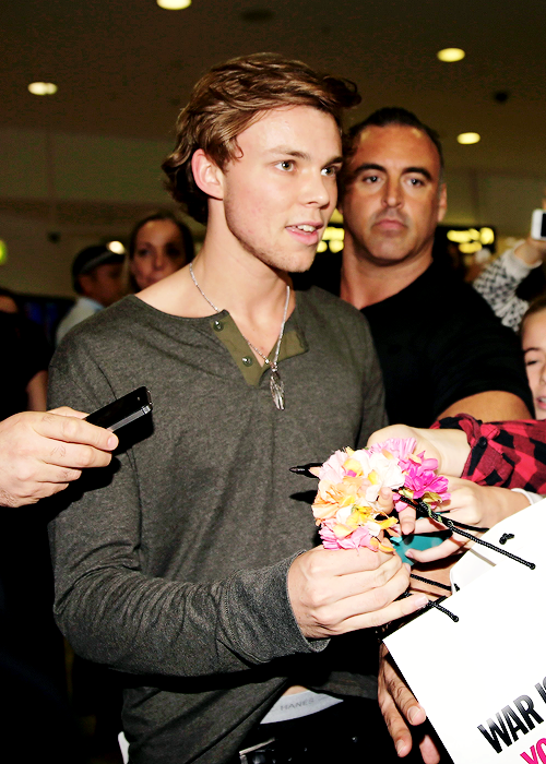 ashtheirwin's tweet image. someone call 911 for me pls