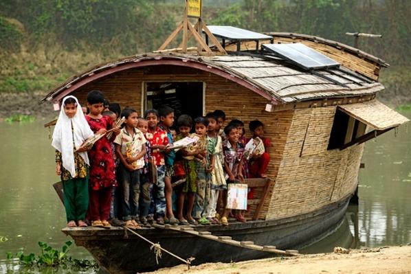melindagates's tweet image. Floating classrooms, solar-powered suitcases, and 8 other cool and sustainable innovations: gates.ly/1zfunWk