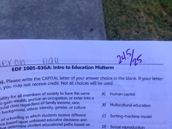 cameronfmhall's tweet image. Wow look at that bomb ass midterm grade #pullinthrough #firstcollegemidterm