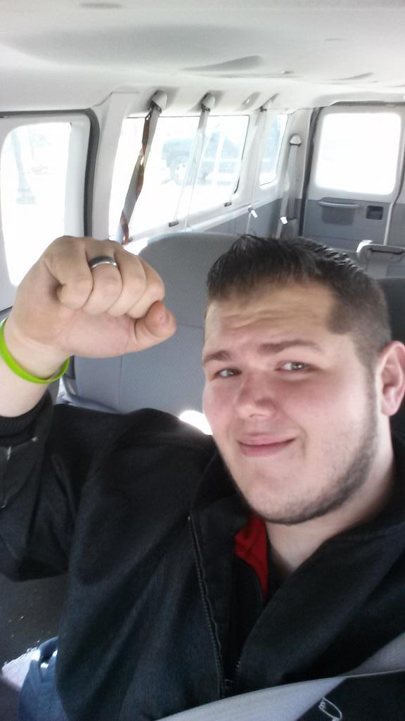 Fist pumping to #WaybackLunch while I do Deliveries !!! <a href="/TheRealDJDannyD/">DJ Danny D</a> killin it on <a href="/Z1035Toronto/">Z103.5</a> w/ <a href="/Miss_Pina/">Вадим Пронько</a>