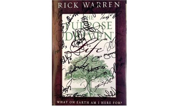 RickWarren's tweet photo. KC Royals once sent me this PurposeDrivenLife SIGNED by the team.They did 40 Days of Purpose! #Game7 http://t.co/typxLham2l