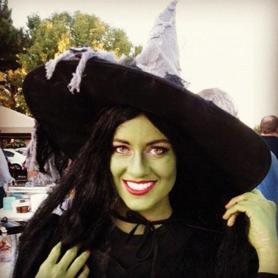Morgansfanbase's tweet photo. Who's excited for halloween this year? 💚 I'm pretty sure Morgan will surprise us this year! 💞 http://t.co/9KPM3EDgbW