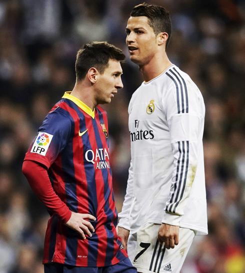 Memes_Goleador's tweet photo. CR7 y Messi:

865 goles
6 Balones de Oro
6 Botas de Oro
41 títulos
2 leyendas.

¡DISFRUTEMOS ... CRACKS! http://t.co/nNk0sSCfIm