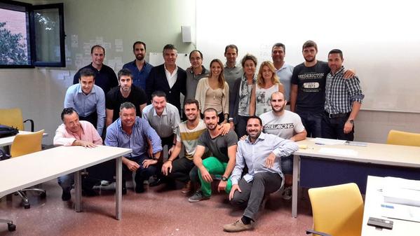 Patri_Psicologa's tweet photo. Acaba el curso de coaching deportivo en @COACHINGFLORIDA Geniales alumnos! @DavidLlopisPS http://t.co/a0ApYIkAG5