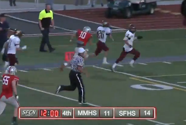 BleacherReport's tweet photo. VIDEO: HS team loses playoff spot after QB thinks the game's over &amp; forgets to finish the play http://t.co/u0lP9T9mAm http://t.co/TbZAf6Bcsz