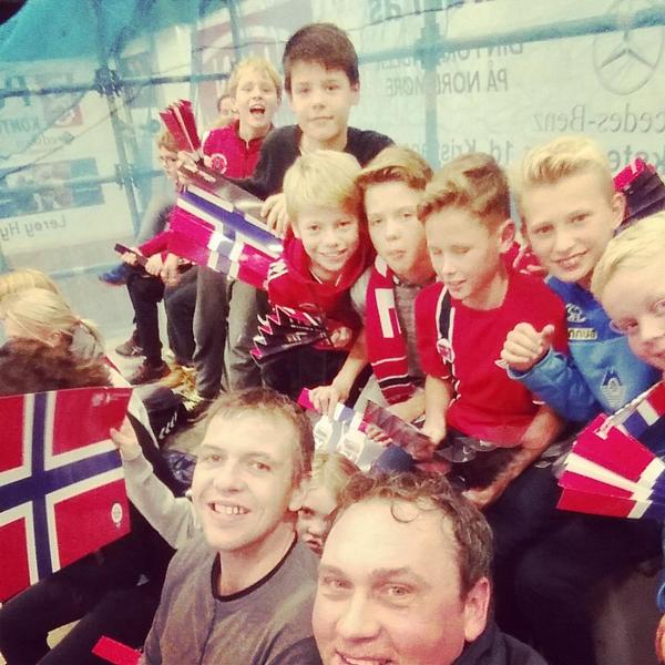 stianvatne's tweet photo. Landskamp! #håndballgutta #hballnor  #moldehk http://t.co/2JoW357q5G