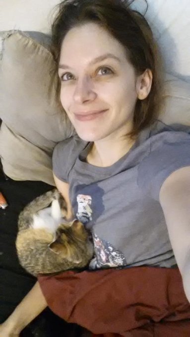 No makeup, no filter, just my bed head and a kitten. http://t.co/MYewHOY79y<a href="/tag/tublife"class="tags"><span>#tublife</span></a>