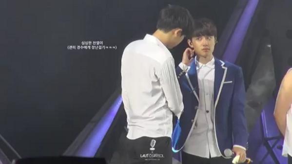 chansoostory's tweet photo. [Fancam] 140920 베이징CON (cr:LautChanyeol) #chnasoo ♡ เด็กผู้ชาย ยิ่งชอบก็ยิ่งแกล้ง ㅋㅋㅋ http://t.co/cpSscDWPcU http://t.co/5rWwZfX1IO