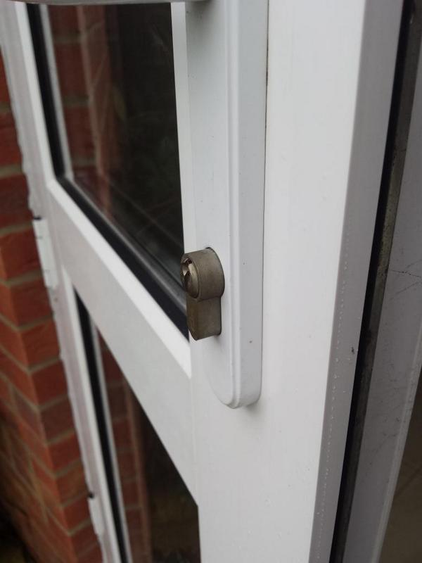 SolentLocksmith's tweet image. If your #Locks look like this then give me a call. Customer in #LeeOnSolent did. Lock replaced, property secure.