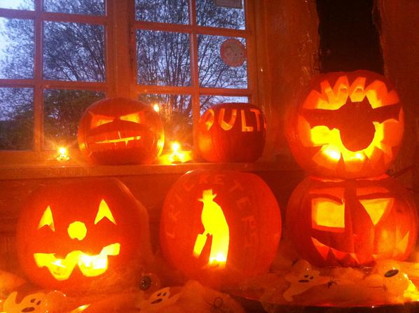 TheCricketers1's tweet photo. BOO! we are ready for Halloween!! - thanks to our very talented Cricketers Team! http://t.co/Bpx7eUE0MS