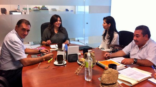 Sedeso_Morelos's tweet photo. Con Luz María Zagal, Dir. de #ICATMOR se afinan detalle de las acciones sociales que se ejecutarán con Prog. Hábitat http://t.co/L2zcVBCulS