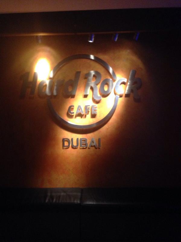 LewFearnley's tweet photo. Time for dinner!! #hardrockcafe #Dubai http://t.co/0bAEJPWNav