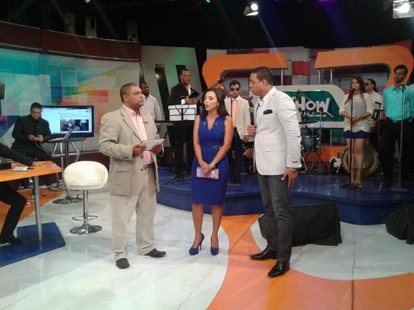 ShowMediodia's tweet photo. @Sofialachapelle En el Show del Mediodia. #Todosporelautismo. http://t.co/k9fqu2tygV