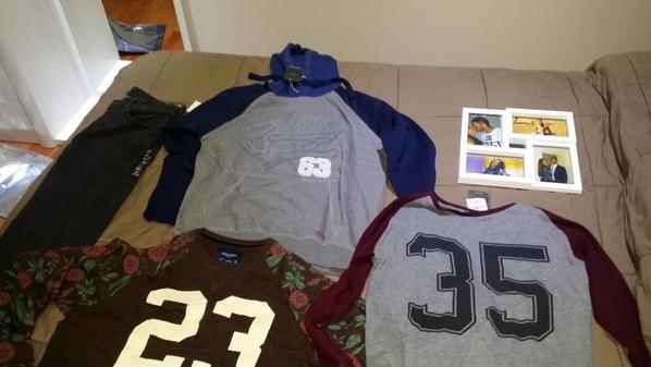 AngelMora92's tweet photo. Esq la tengoo q quereeer te amo te amo😍 me a encartao todo muxisimo cariño los regalos y + @albasantiago94 http://t.co/Sa7BLSx4ah