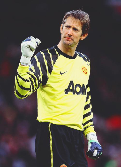 Happy birthday to Manchester United legend, Edwin van der Sar!: 