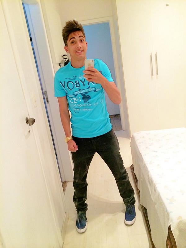 BezCristiane's tweet photo. "@bdaneseoficial: Amor próprio é tudo! Se você não se ama, não pode mais amar ninguém ✌️👌🍂 http://t.co/LH1aqTGzMN"