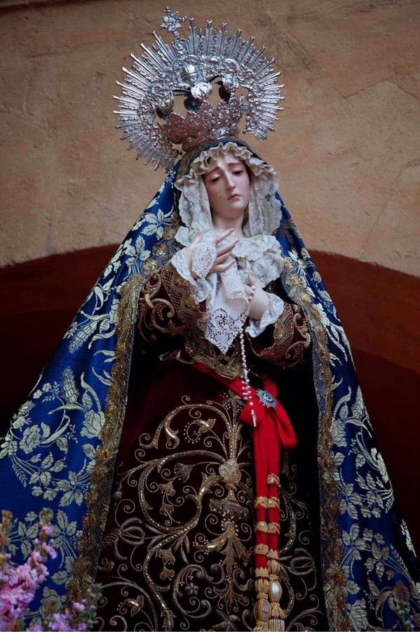 ProcesionMagna's tweet photo. La Virgen del #Olvido representará el mes de #Noviembre en la #ProcesionMagna de las #DoceEstrellas http://t.co/uow1Zw2HuU