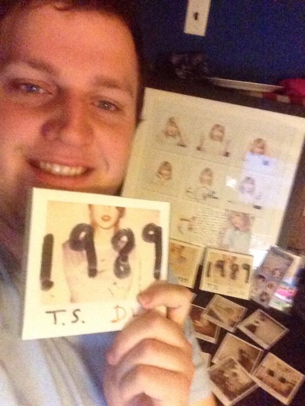 RuggedJefff's tweet photo. #taylorlurking hey boo @taylorswift13 @taylornation13 #largepackage http://t.co/HIWsw2AY3z