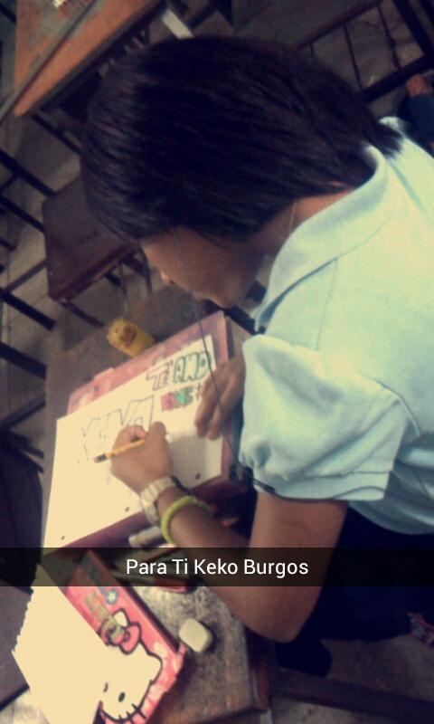 LaaAlondra's tweet photo. Haciendo esto para Tiiii Te'AmoooO Fans#1 eres el Mejor @kekoburgos yo teamo más que mi vida #YoTeAmoO http://t.co/pmnuy0P5oJ