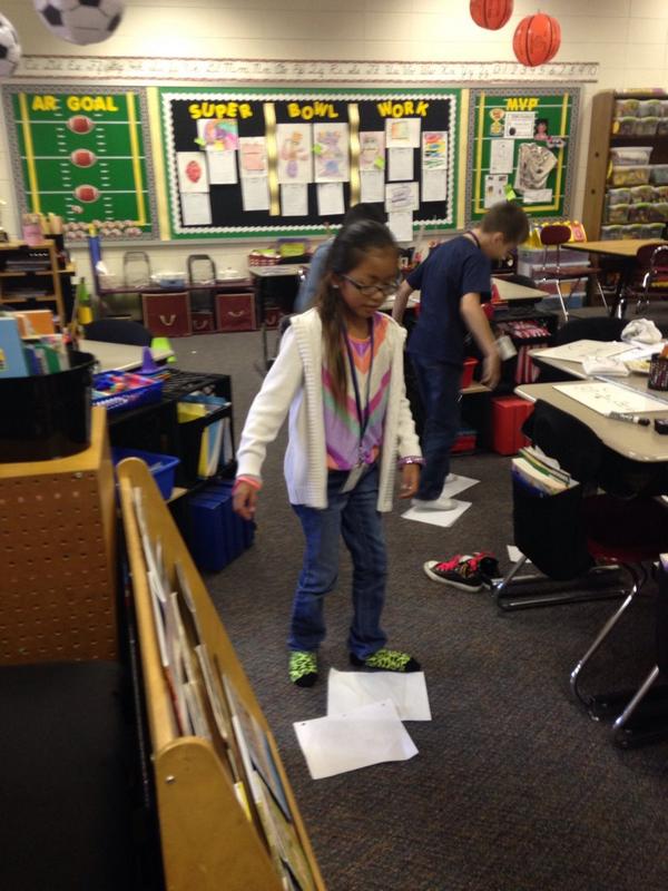 SankerDiane's tweet photo. We loved sliding and dividing using the number line #lovinmath http://t.co/oLHkjEuzjk