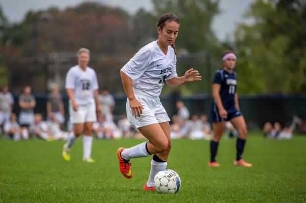 BethelRoyals's tweet photo. WSOC: She does it AGAIN! Jess Huseby with another game winner! #BURoyals beat @GustieAthletics 2-1 in OT! #d3soc http://t.co/mzQePXfySh