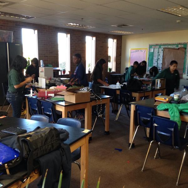 SciteacherDance's tweet photo. Kids Showing major after school effort right now! I LOVE these scholars! http://t.co/EDTC2AytfV