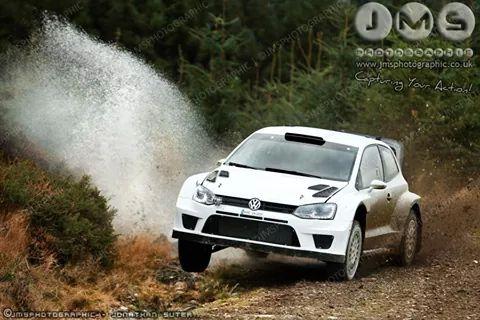 MundoRallyes's tweet photo. Imágenes del test que ha realizado hoy @JariMattiWRC, preparando el @WalesRallyGB. #WRC By: @JMSPhotographic. http://t.co/PKTjg0DoFz