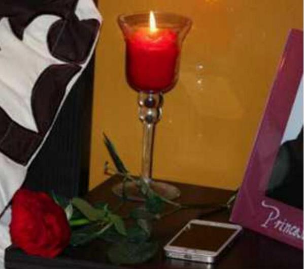 mahawwei's tweet photo. ياخـــي أضحك لمتى وجهك حـزين
عيـش وقتك لا تضيق،،، و فلهـا
لا تخلي (حزنك الغابـــــــر) يبين
أضحك بـوجه الهمـوم وذلها http://t.co/7125YBQD25