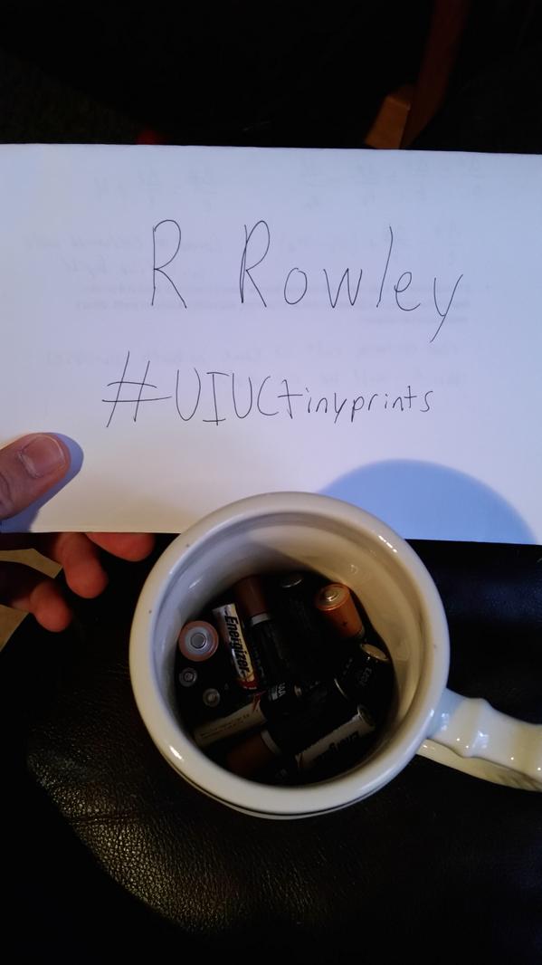 ryrowley's tweet photo. #UIUCtinyprints RRowley @UIUCtremblinbg Recycling batteries reduces the amount of bad chemicals in the air http://t.co/qkwUAyVCSd