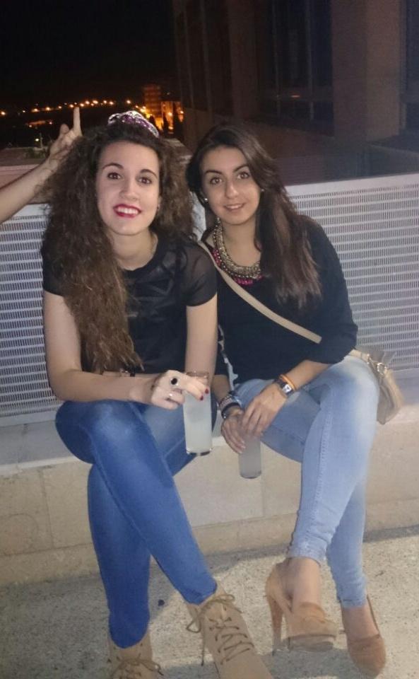 Laurasl95's tweet photo. Adelantando cumpleaños y tal zorris  @AdelaidaRamosM @ruthlarra @FatyEspino95 ✌✌✌ http://t.co/824589bMIx
