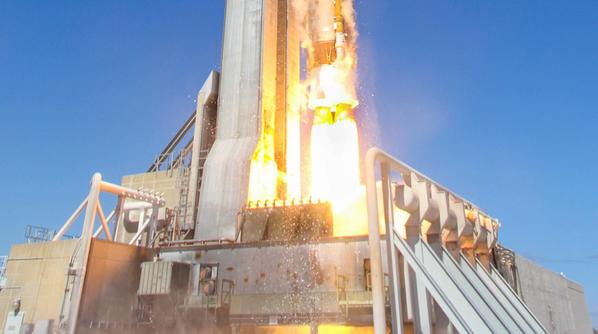 ShuttleAlmanac's tweet photo. New Pic 1 (closeup) - Launch of USAF #AtlasV 401 carrying #GPSIIF8 from LC-41 CCAFS http://t.co/iCs8YrFyQX