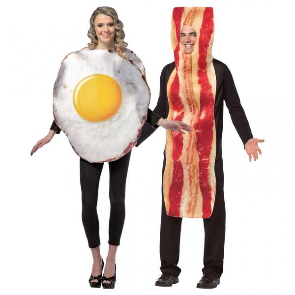 ScorpCrush's tweet photo. How do you wish you were doing couple costumes with? 🎃 DM us and we'll tweet it anonymously! http://t.co/7Dg8QshVfO