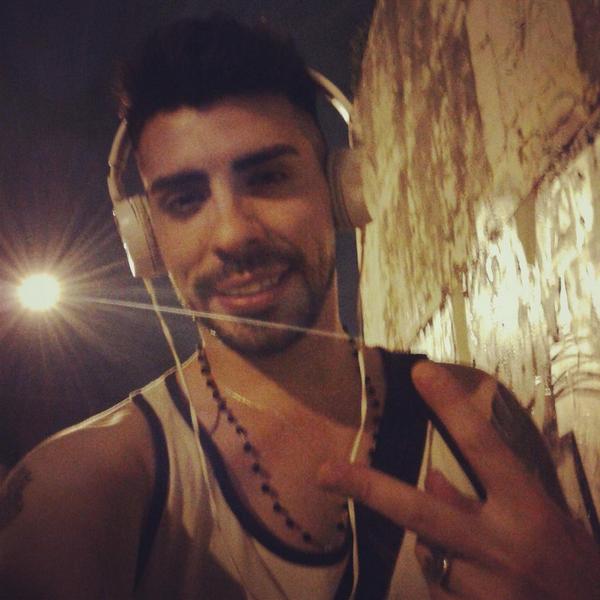 Ferromerolife's tweet photo. Basta por hoy maรฑana Seguimos grabando.linda noche cordobesa caminata a casa y luego a ensayar #xtremtime http://t.co/JU9YSxTEk8